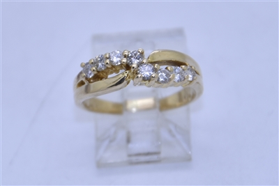 18k Yellow Gold Ring With Diamonds