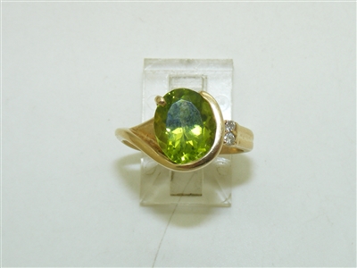 14k Yellow Gold Diamond And Peridot Ring