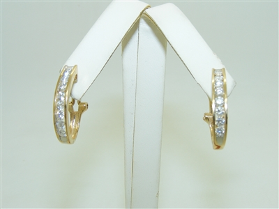 Beautiful 14k Yellow Diamond Earring