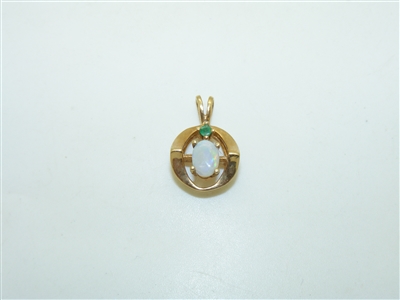 10k yellow Gold Opal Pendant