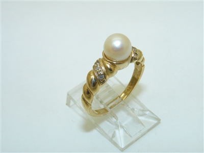 14k Yellow Gold Cultured Pearl Ring