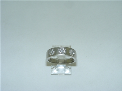 Beautiful Flower Shaped Diamond ring