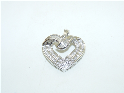 14k White Gold Diamond Heart Pendant